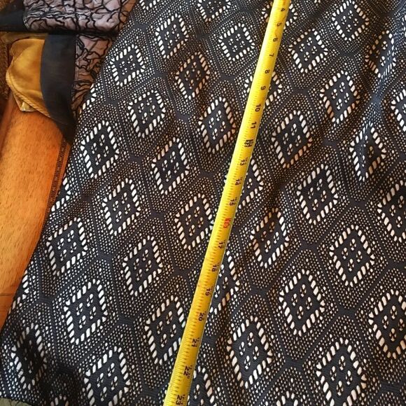 ELVIRA LACE Pencil Skirt - Picture 5 of 9